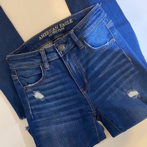 American Eagle - High Rise Distressed Jeggings